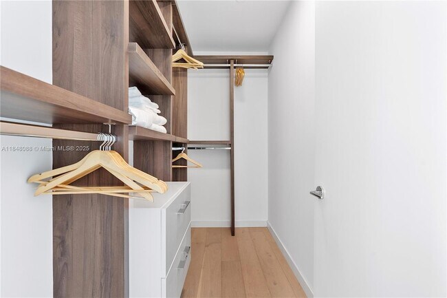 Building Photo - 15701 Collins Ave