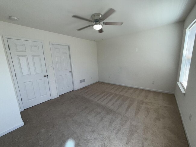 Building Photo - Beautiful 3 Bedroom / 2.5 Bath for Rent in Maryland Heights !