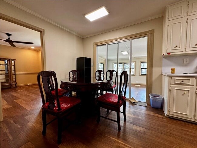 Building Photo - 1709 Rangewood Dr SW