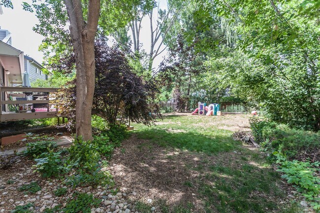 Building Photo - 3 Bedroom 2.5 Bath in Parkwood, Fort Collins
