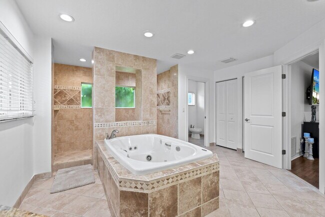 Building Photo - 7447 NW 82nd Terrace