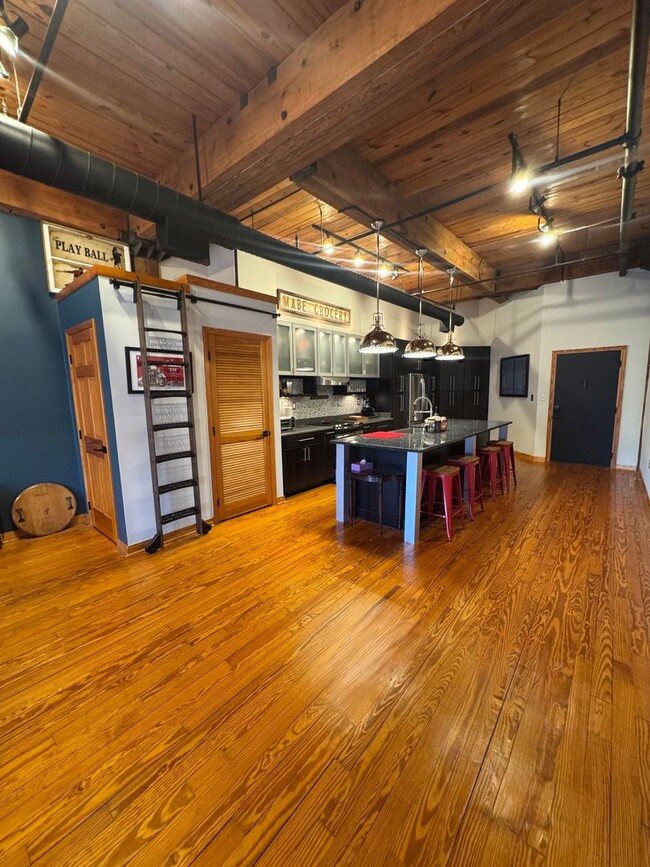 Building Photo - Stunning Fully Furnished Loft in the Heart of Norfolk