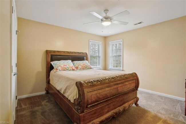 Building Photo - 5681 Regal Ct
