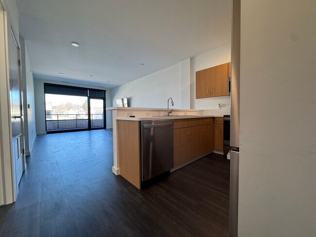 Building Photo - Liberty Beall