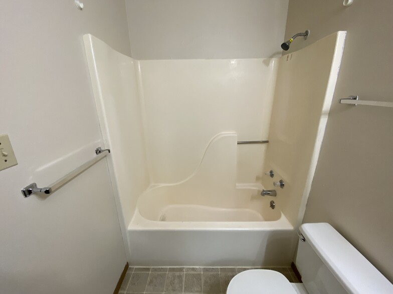 Building Photo - 114 Sandstone Ct