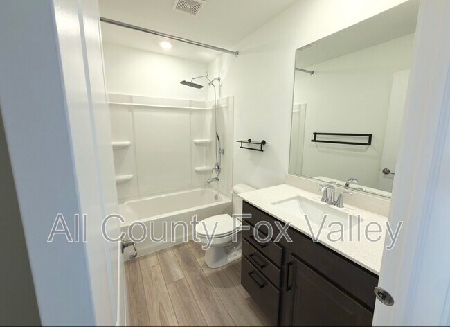 Building Photo - 1135 White Oak Cir