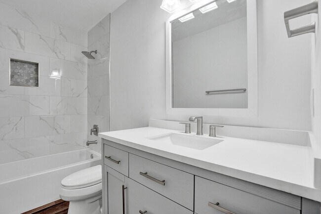 Building Photo - 9821 NW 5th Pl