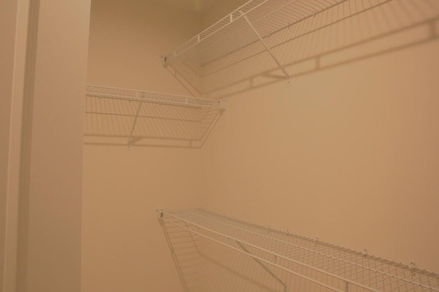 Building Photo - 2816 Devonshire Clfs Ter