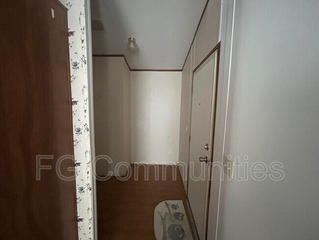 Building Photo - 141 Sunnybrook Ln