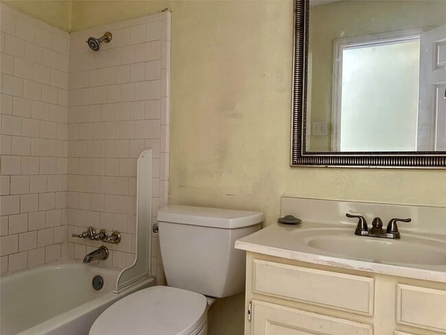 Building Photo - 18530 Meadows Way Dr