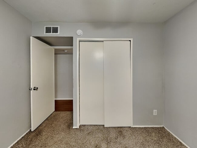 Building Photo - 4011 Brookmoor Dr