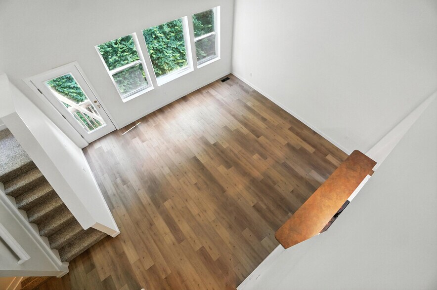 Building Photo - 2380 Oaktree Pl