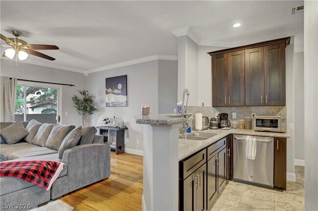 Building Photo - 2050 W Warm Springs Rd