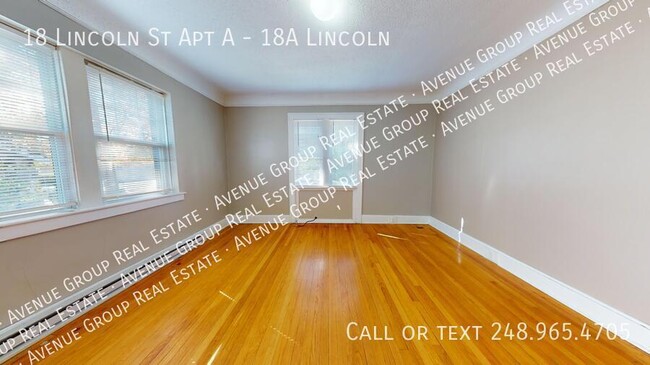 Building Photo - 18A Lincoln St - Spacious 1Bed/1Bath Apart...