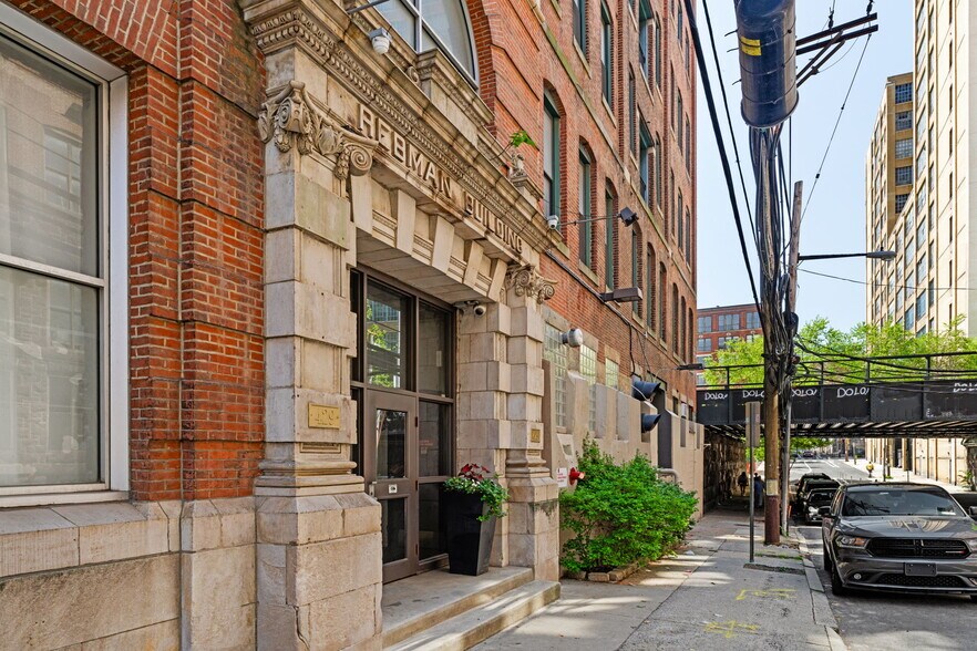 Building Photo - 429 N 13th St