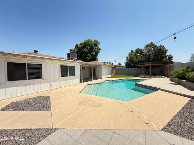 Building Photo - 1363 W Los Lagos Vista