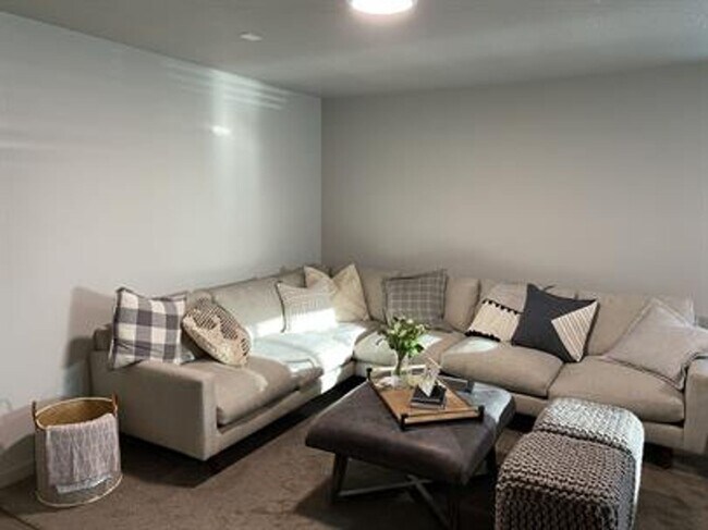 Building Photo - Great ground floor unit in Provo