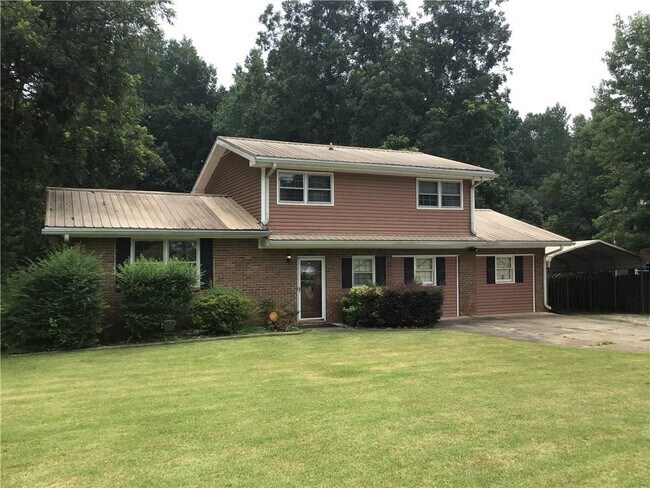 Primary Photo - 6863 Dorsett Shoals Rd