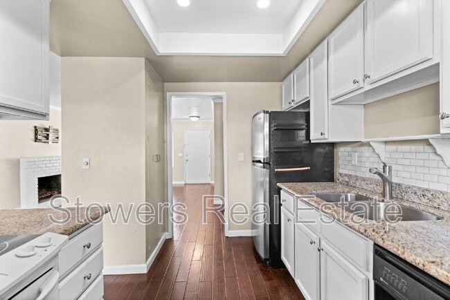 Building Photo - 2899 Fountainhead Dr