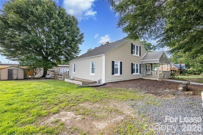 Building Photo - 123 E 2nd St