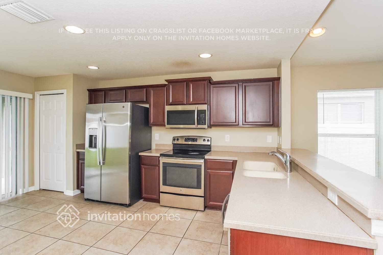 Building Photo - 8222 Summer Wood Ln