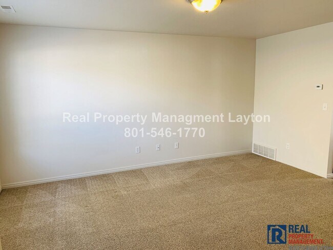 Building Photo - Cozy 2 Bedroom South Ogden Townhome Available Now!