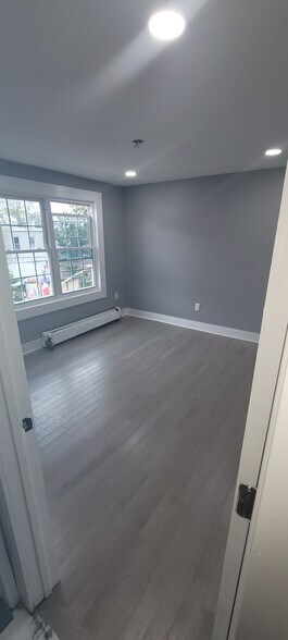 Building Photo - 3038 86th St
