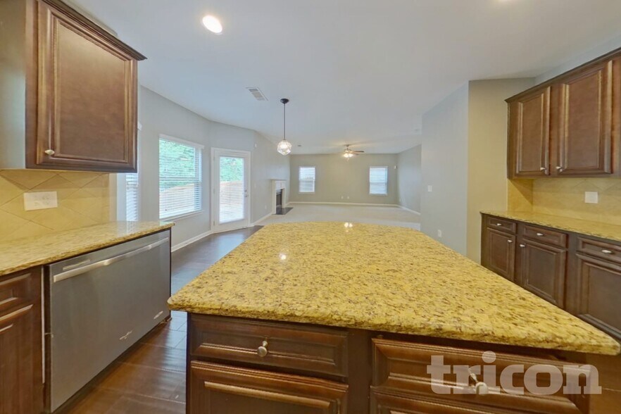Building Photo - 1562 Pressley Ln