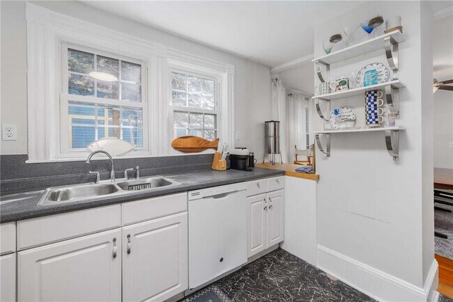 Building Photo - 58 Gibbs Ave