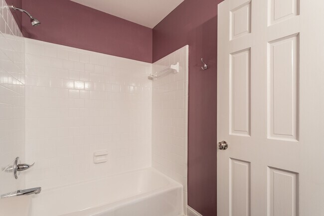Building Photo - 2565 Oakes Plantation Dr