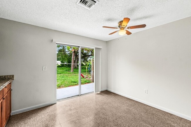 Building Photo - 4786 Gulfstream Rd
