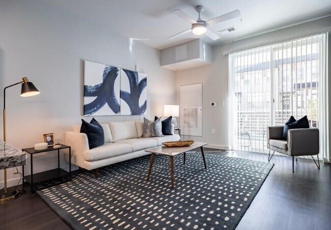 Building Photo - 750 Avondale Creek Dr.