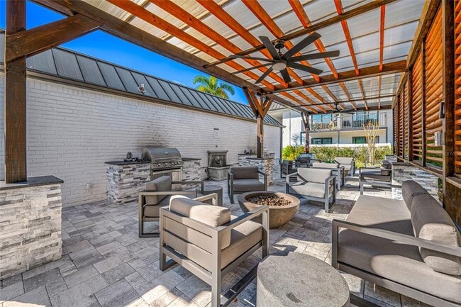 Building Photo - 3909 W Cleveland St