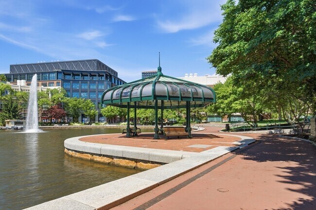 Building Photo - 6 Canal Park