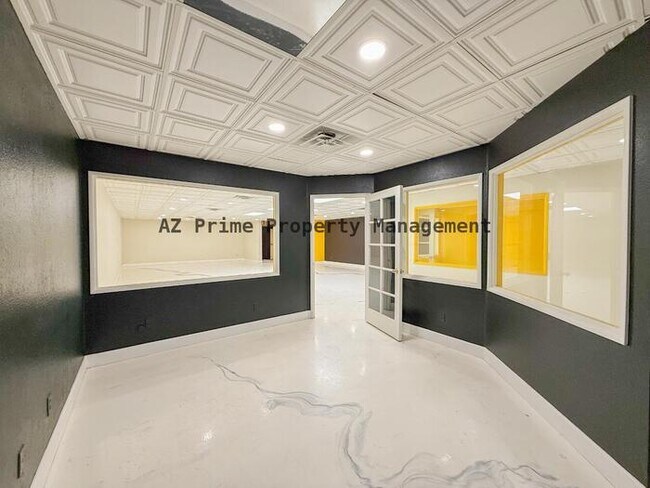 Building Photo - 1029 N Central Ave