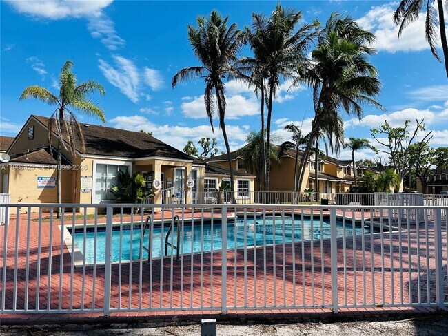 Building Photo - 8102 SW 21st Ct