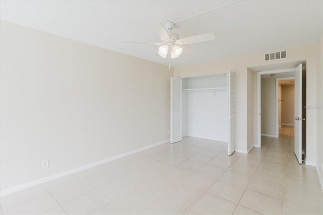 Building Photo - 100 Oakmont Ln