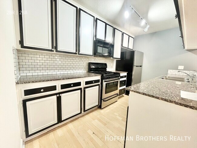 Building Photo - 7045 Woodley Ave