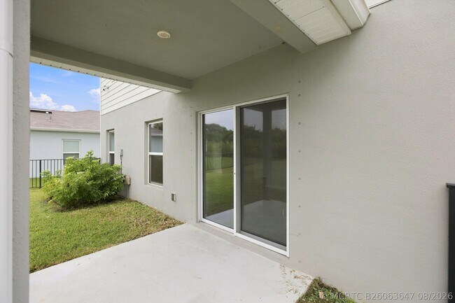 Building Photo - 484 Cherimoya St
