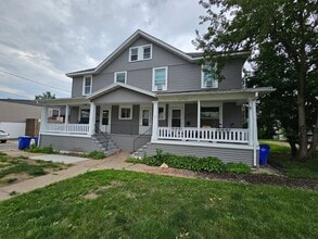 Building Photo - 215 18th St NE