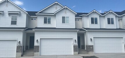 Building Photo - Brand New Townhome on Hilltop Haven