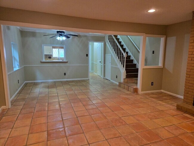Building Photo - 1779 Saxony Ln