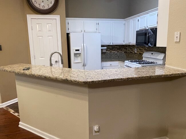 Building Photo - 2420 Creek Crossing Ct