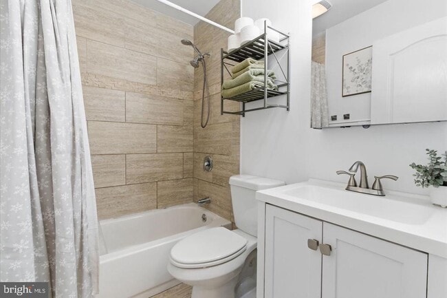 Building Photo - 62 Oldbrook Rd