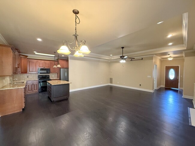 Building Photo - 15047 Ashmont Blvd SE