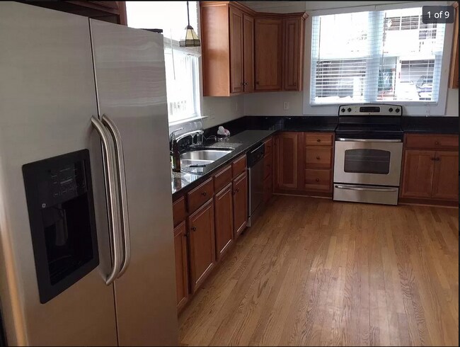 Building Photo - 2068 Tazewell Rd