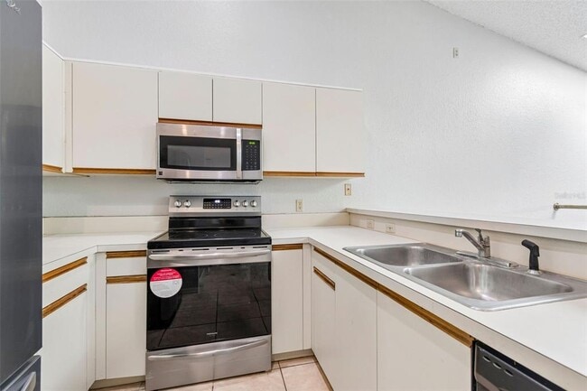 Building Photo - 6437 93rd Terrace N