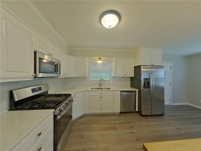 Building Photo - 7755 Eastwood Rd