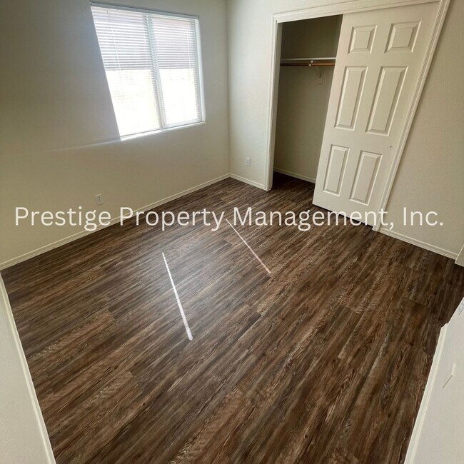 Building Photo - Charming Rita Ranch Home!!!