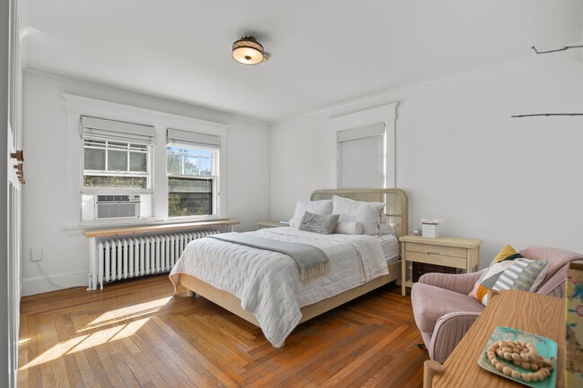 Building Photo - 37 Harmon St